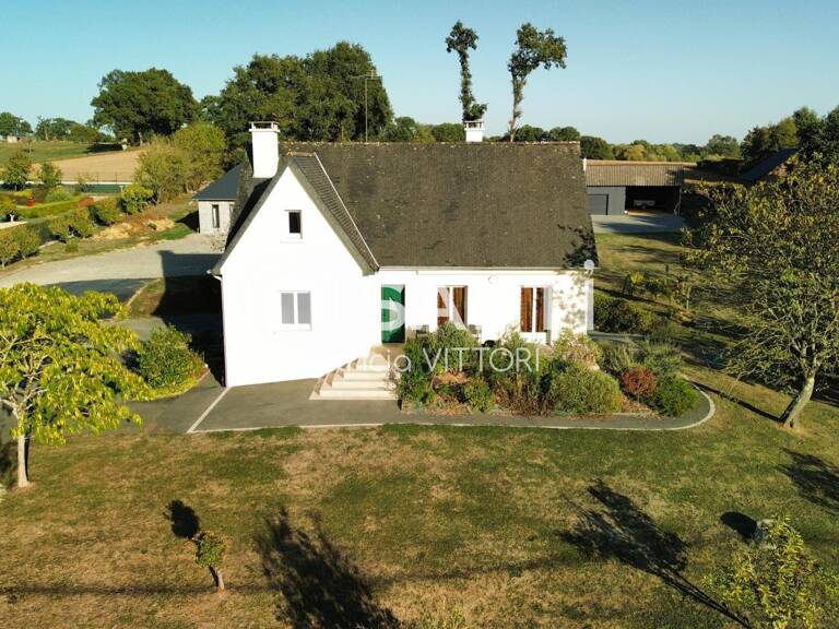 Maison familiale 140 m², 4 chambres, sous-sol et terrain de 2 500 m² — photo 1