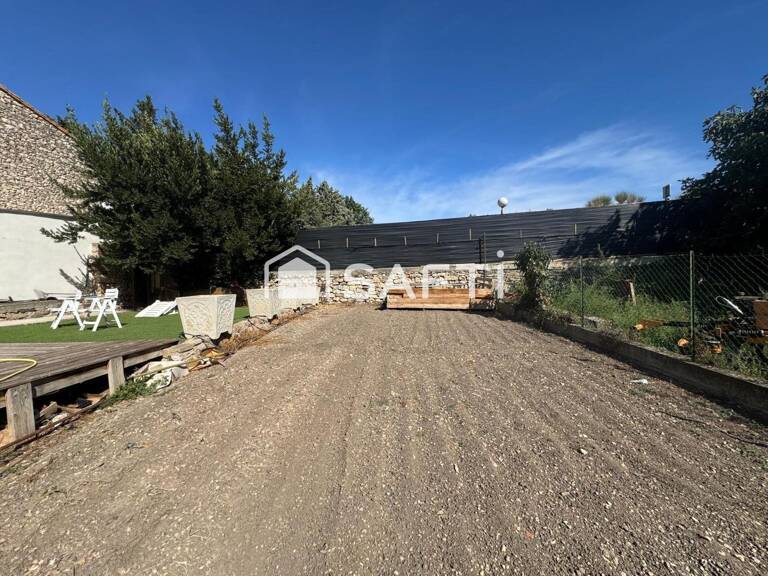 VILLENEUVE-MINERVOIS  TERRAIN CONSTRUCTIBLE DE 445 M² AVEC GARAGE DE 80 M² — photo 1