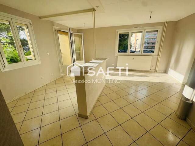 Bel appartement avec balcon — photo du bien