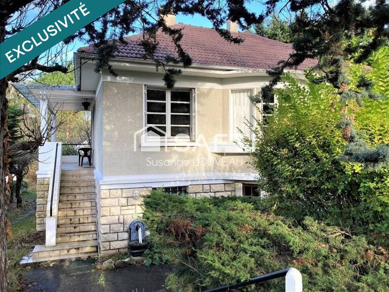 Maison à rénover avec jardin bucolique proche toutes commodités — photo 1