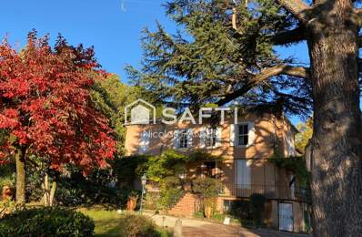 Maison de maitre de 240m2 + 40m2 sur 2858m2 de terrain arboré et entretenu — photo du bien