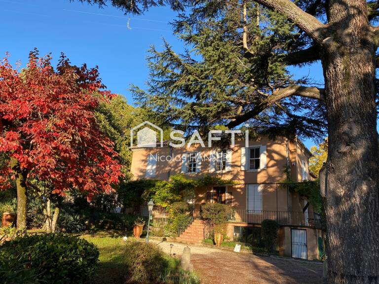 Maison de maitre de 240m2 + 40m2 sur 2858m2 de terrain arboré et entretenu — photo 1