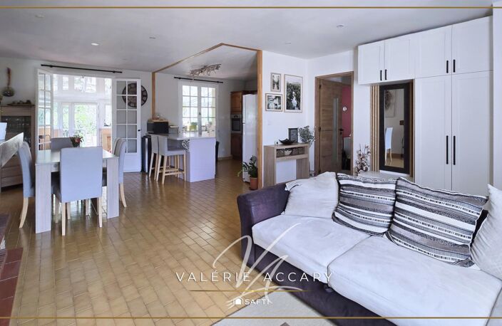 Rocbaron : Maison individuelle de 120 m² sur un terrain de 1200 m² avec 3 chambres, piscine... — photo 5