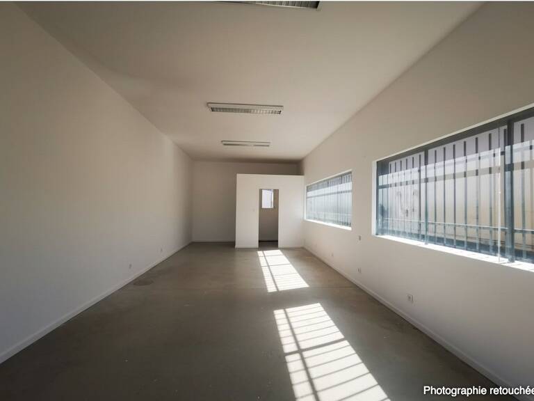 Local commercial — photo 1