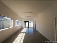 Local commercial — photo 2