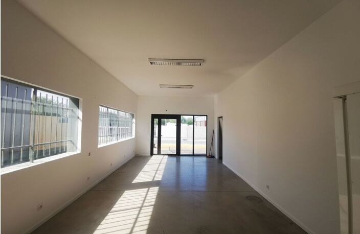 Local commercial — photo 2