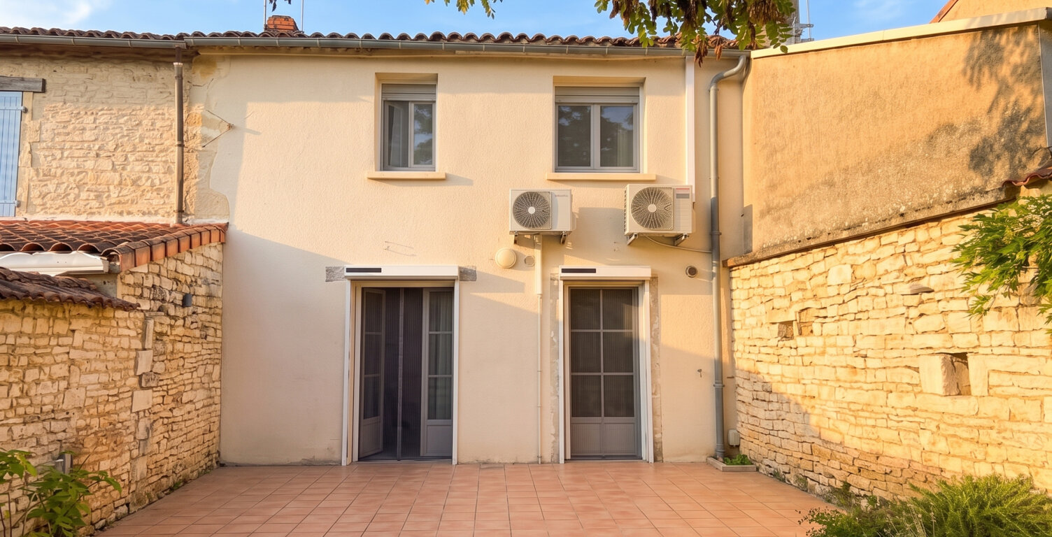 Plein centre de Mansle   Charmante maison rénovée avec jardi — photo 1