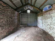 GARAGE - 56 m2 - OLEMPS — photo 2