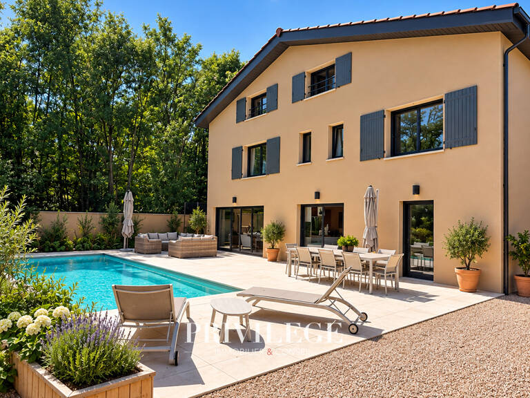 Maison contemporaine de 2024 avec piscine   Environ 180 m2 — photo 1
