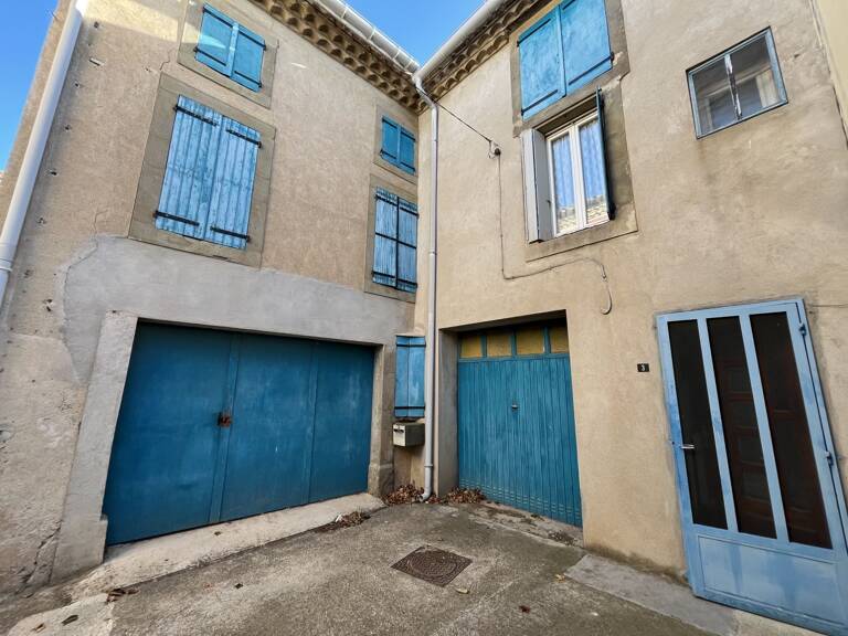 Maison AVEC COUR , DEPENDANCE et GARAGE — photo 1