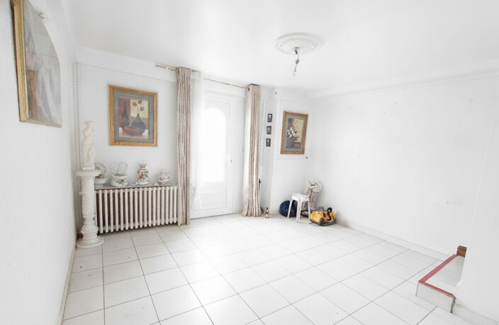 Maison Bagneres De Bigorre 5 pièce(s) avec jardin : fort potentiel — photo 2