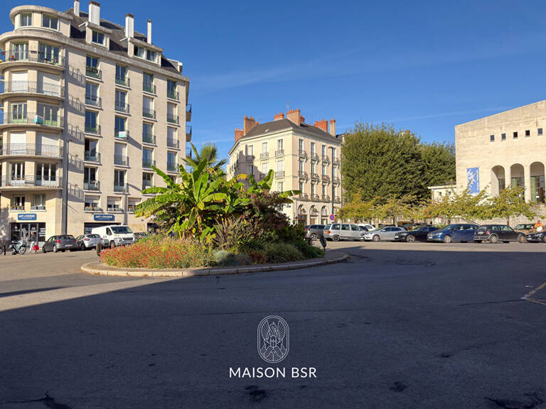 Local commercial avec sous-sol - Nantes place Édouard Normand — photo 1