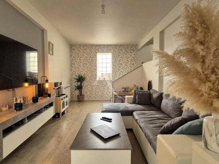 A LOUER MAISON 82m² MENUCOURT — photo 1