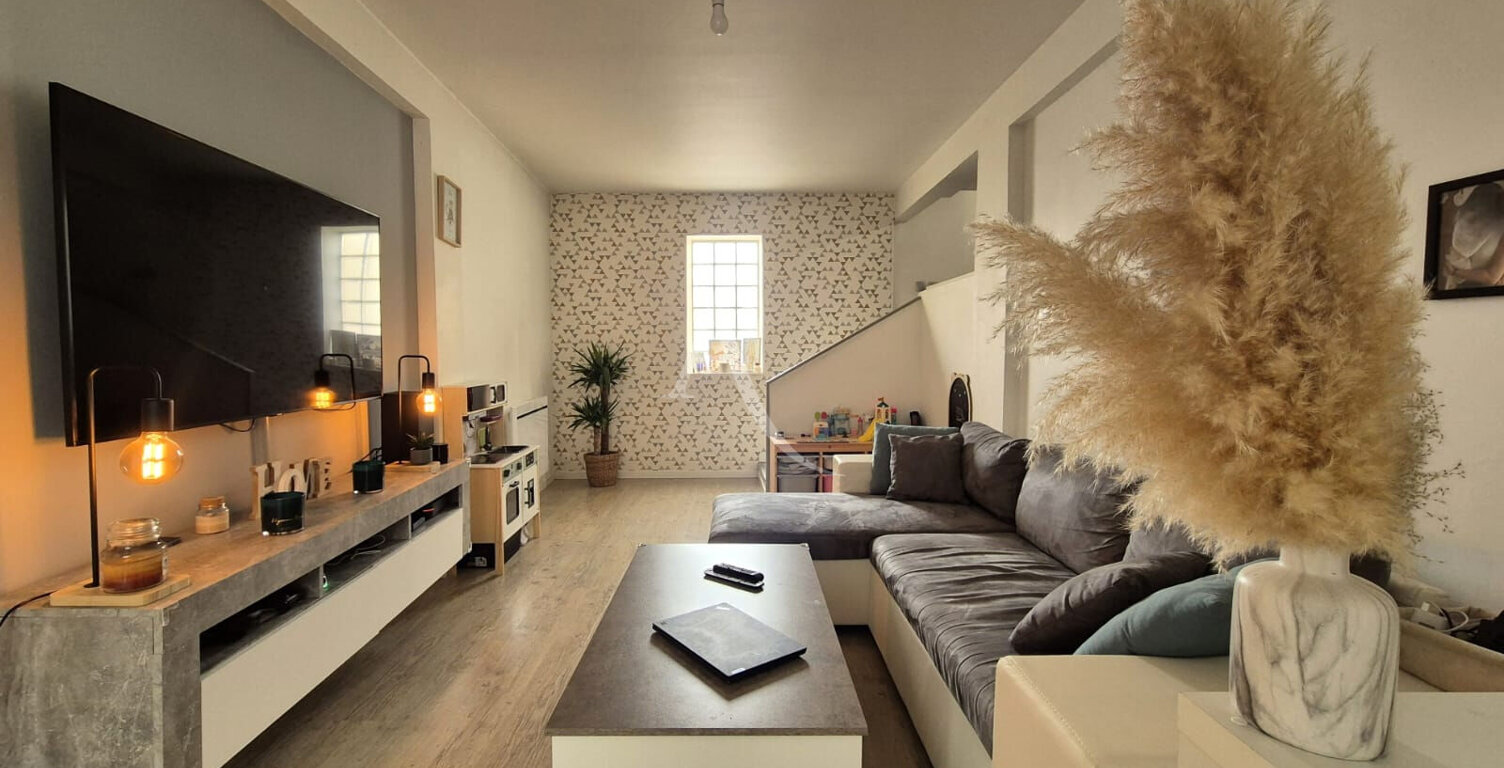 A LOUER MAISON 82m² MENUCOURT — photo 1
