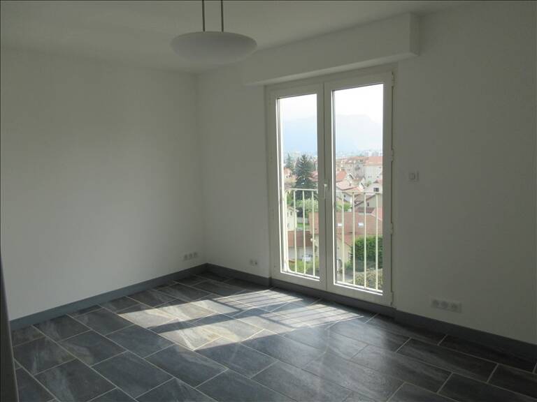 APPARTEMENT VOIRON - 2 pièces - 43.54 m2 — photo 1