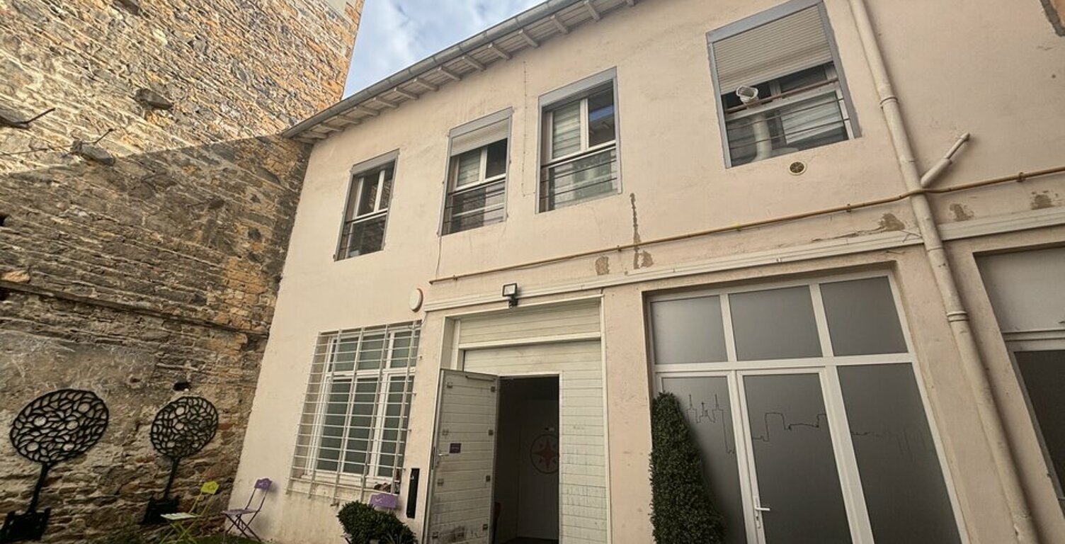 BUREAUX à LOUER — photo 1