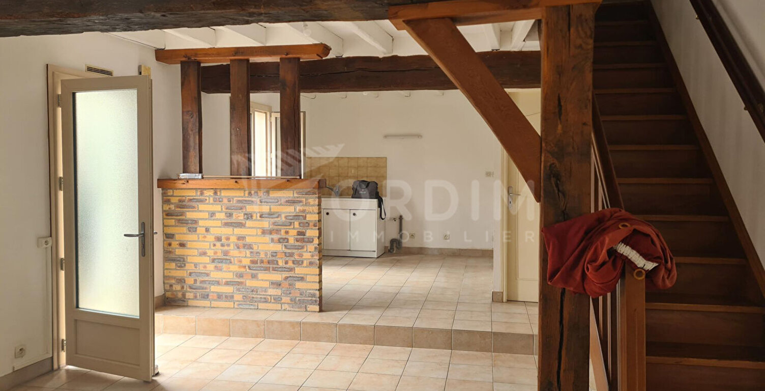 VIILLEFARGEAU, appartement F3 — photo 1