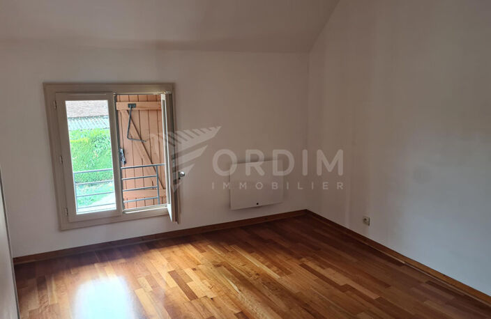 VIILLEFARGEAU, appartement F3 — photo 4