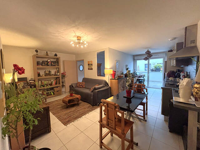 BASSENS - Appartement T2 récent avec terrasse et garage — photo du bien