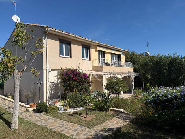 Maison de 137 m2 sur 610 m2 avec deux appartements — photo du bien