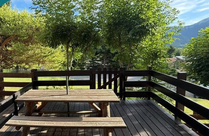 Appartement en rez de chaussée traversant de 45m² loi carrez, terrasse, et local commun — photo 2