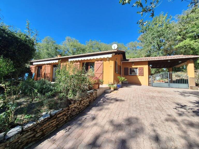 Maison de plain-pied 145 m² avec grande véranda avec terrain clôturé et arboré — photo 1