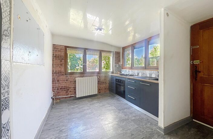 Maison à rénover avec garage  TOURNON Sud — photo 4