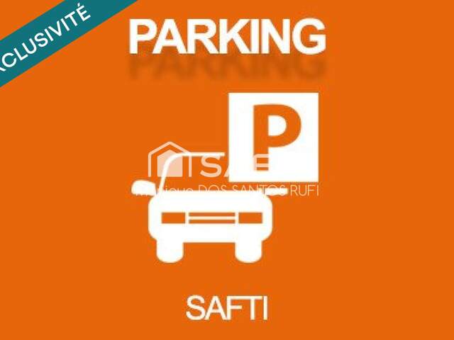 résidence récente (2018), parking en sous-sol, emplacement couvert, accès sécurisé, véhicule protégé des intempéries, place d'environ 12 m², résidence Le Quatuor, Marseille 10e, adapté à un usage personnel ou investissement locatif. — photo du bien
