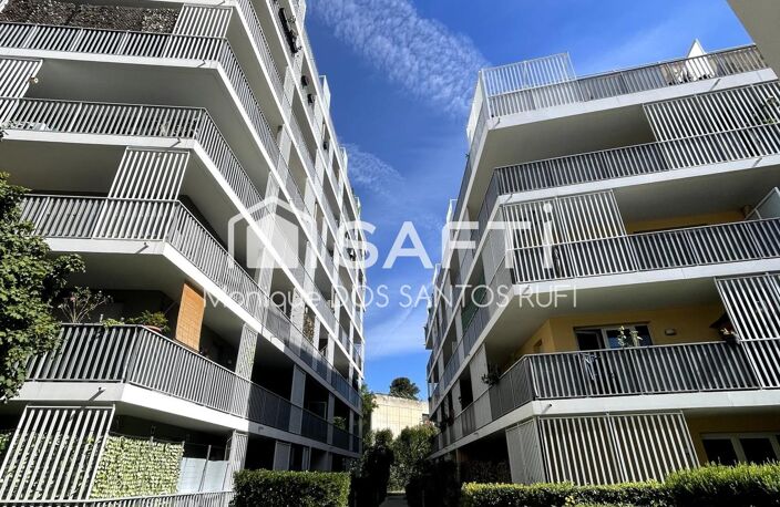 résidence récente (2018), parking en sous-sol, emplacement couvert, accès sécurisé, véhicule protégé des intempéries, place d'environ 12 m², résidence Le Quatuor, Marseille 10e, adapté à un usage personnel ou investissement locatif. — photo 2