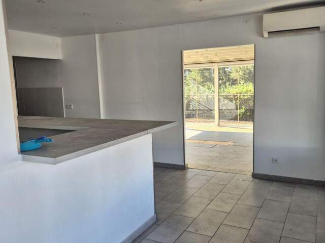 Location Restauration rapide 135 m&sup2; — photo du bien