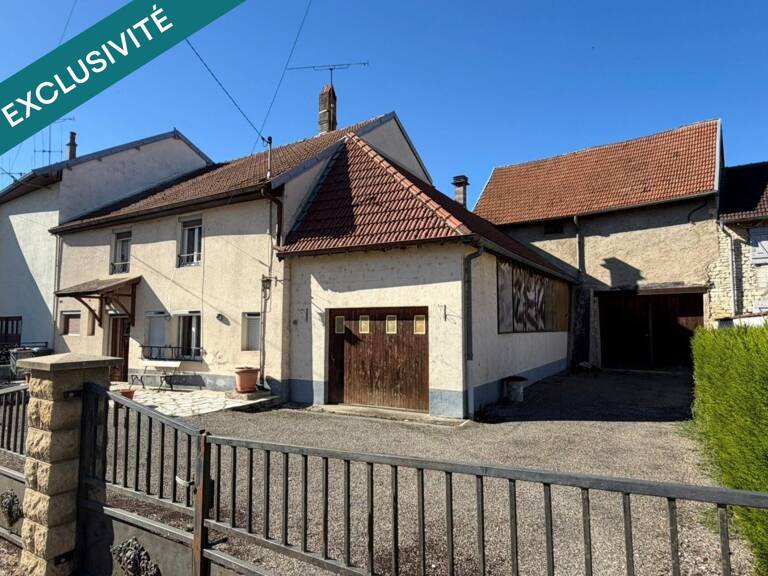 OYRIERES Maison ancienne avec garage et dépendance — photo 1