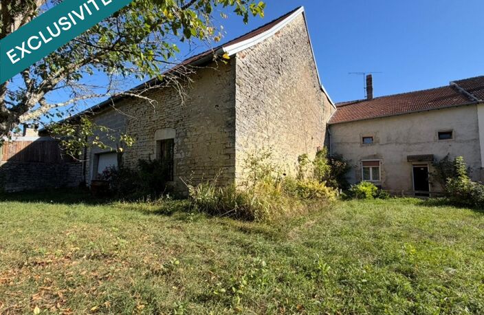 OYRIERES Maison ancienne avec garage et dépendance — photo 2