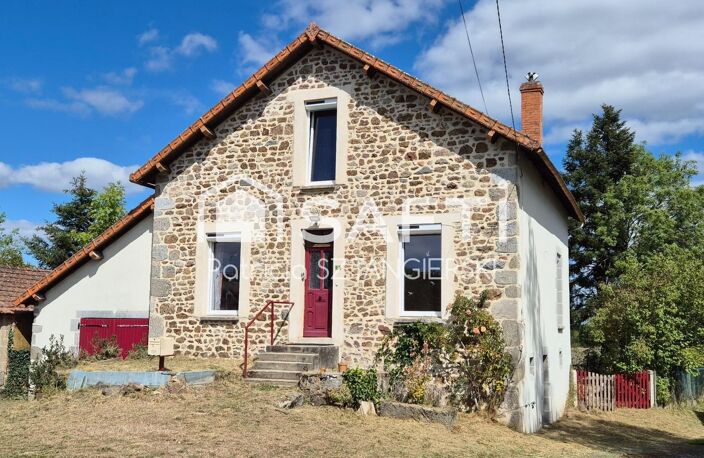 GIAT  MAISON EN PIERRES AVEC POTENTIEL, TERRAIN CLOS DE 842 M² — photo 2