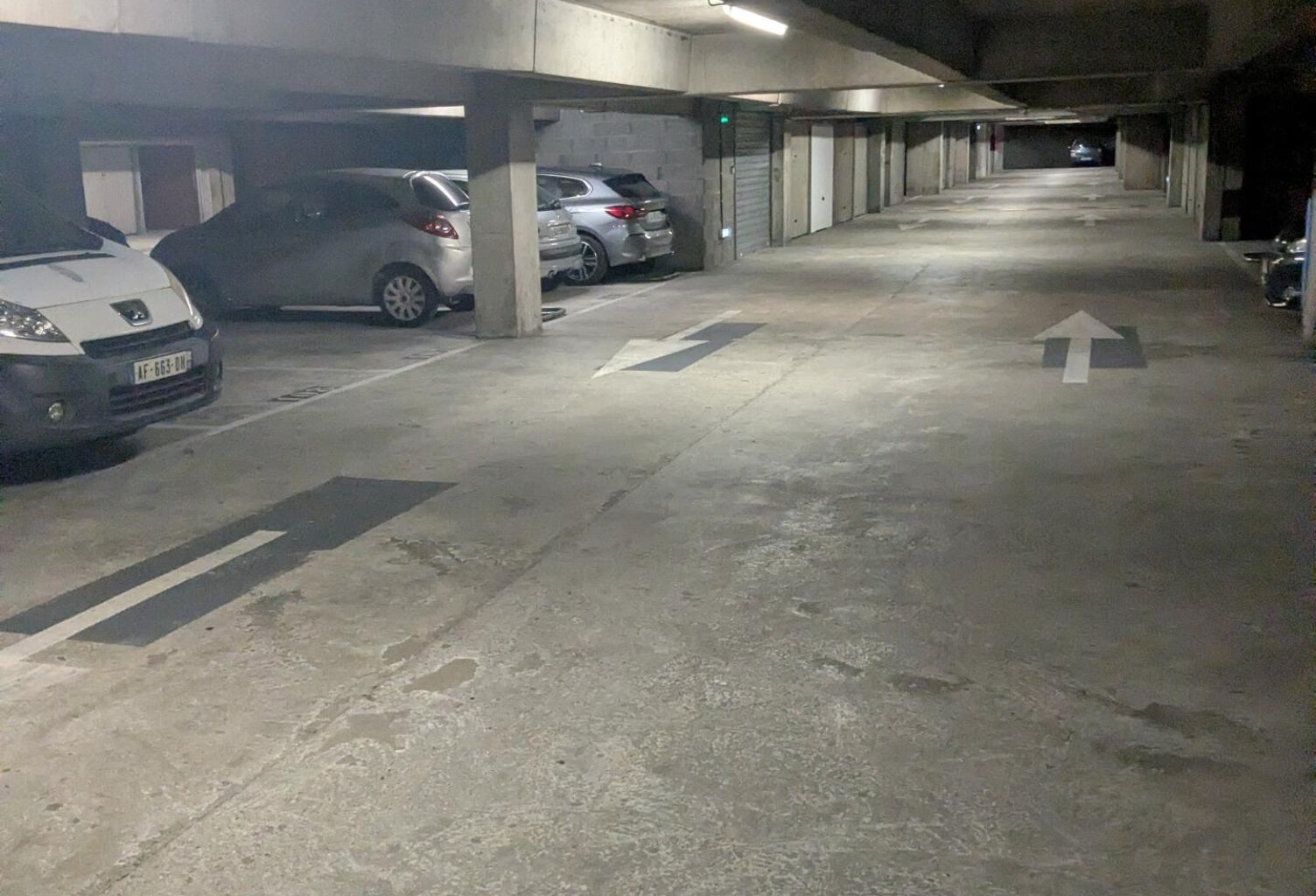 Place de Parking en sous sol sécurisé dans résidence du raisin. — photo 1