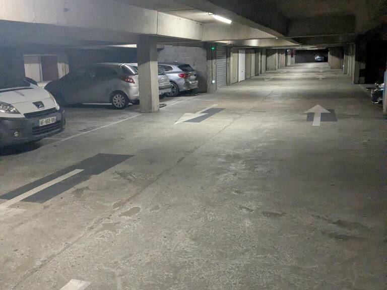 Place de Parking en sous sol sécurisé dans résidence du raisin. — photo 1