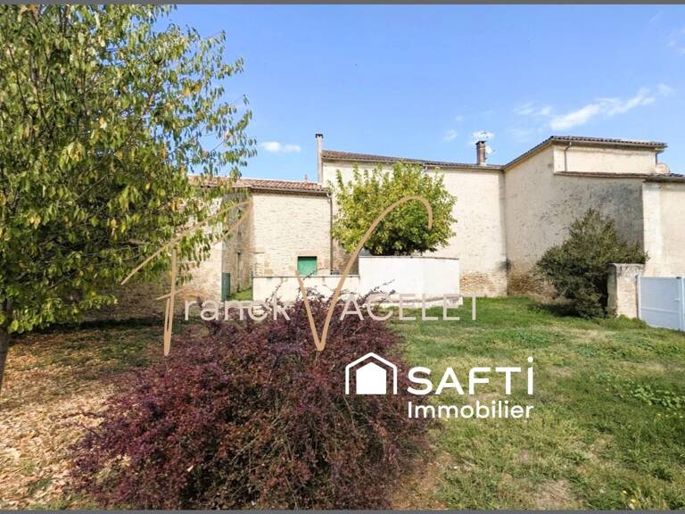 Maison avec jardin clos, dépendances et fort potentiel — photo 1