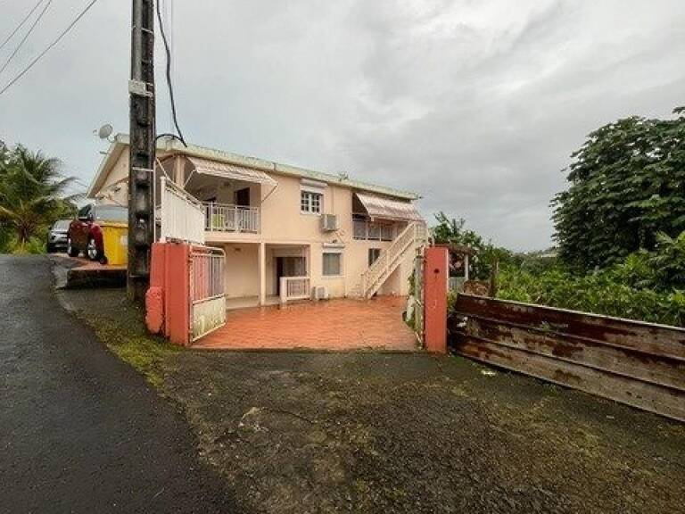 Un bien rare offrant 3 logements indépendants et un véritable potentiel locatif. — photo 1