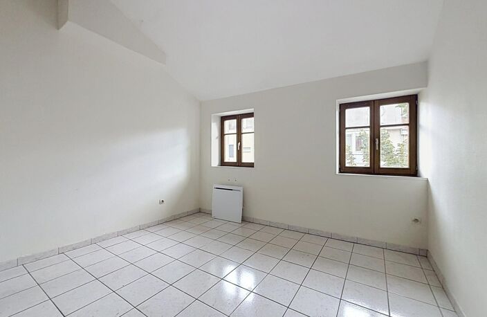 Nancy Leclerc : T3 52 m² au 3e étage à rénover — photo 3