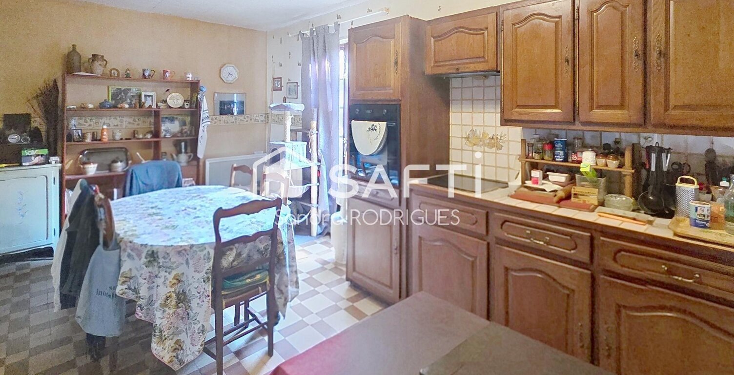Maison mitoyenne 144m² à rénover avec jardin  proche toutes commodités à pied. — photo 1