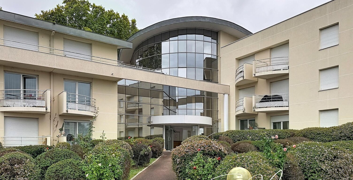 Mérignac Arlac : T2, balcon et parking — photo 1