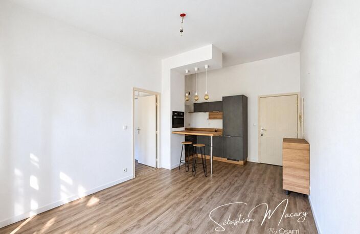 Mérignac Arlac : T2, balcon et parking — photo 3
