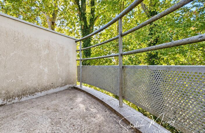 Mérignac Arlac : T2, balcon et parking — photo 5