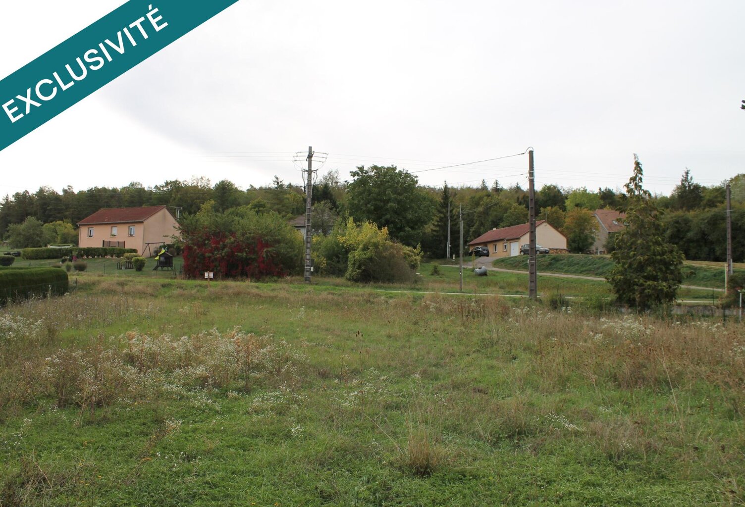 terrain constructible  tres proche de neufchateau — photo 1