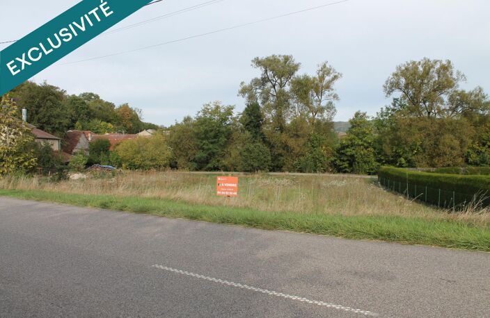 terrain constructible  tres proche de neufchateau — photo 2