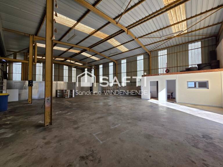 À LOUER  ENTREPÔT / LOCAL PROFESSIONNEL DE 360 M² — photo 1