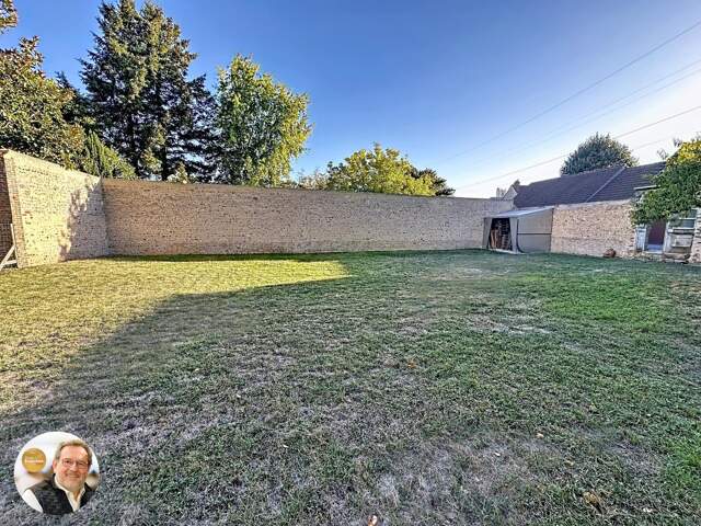 Terrain constructible clos en plein centre-ville — photo du bien