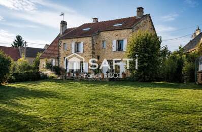 Belle maison en pierre rénovée de 215m2 avec terasse et jardin — photo du bien