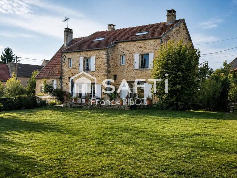 Belle maison en pierre rénovée de 215m2 avec terasse et jardin — photo 1