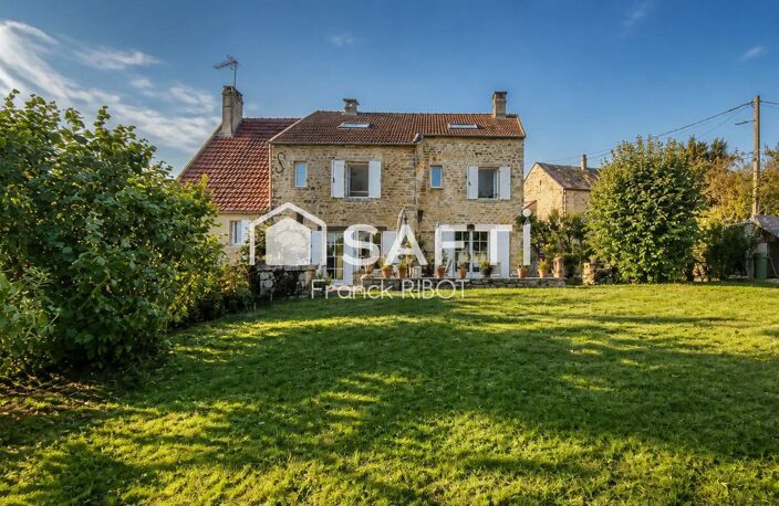 Belle maison en pierre rénovée de 215m2 avec terasse et jardin — photo 2
