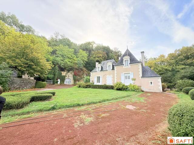Propriété d'exception - Manoir du XVI siècle avec maison de gardien; dépendances et caves troglodytes — photo du bien
